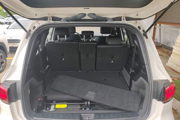 Used Mercedes-Benz GLB 2023 GLB 200 Fashion Model Trunk