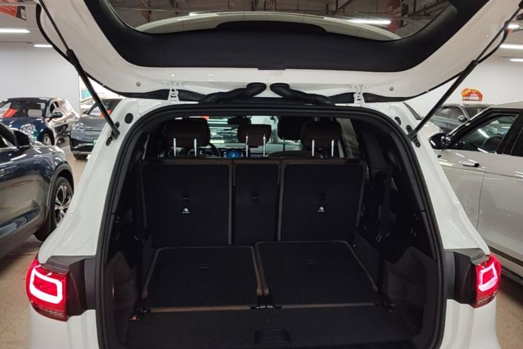 Used Mercedes-Benz GLB 2023 GLB 200 Fashion Model Trunk