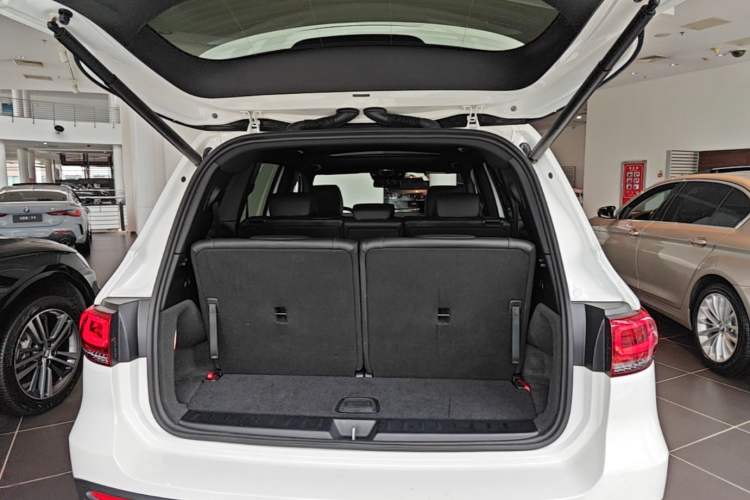 Used Mercedes-Benz GLB 2023 GLB 220 4MATIC Trunk