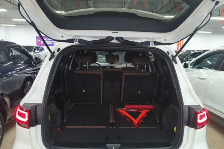 Used Mercedes-Benz GLB 2023 GLB 200 Fashion Model Trunk