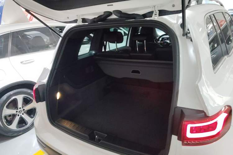 Used Mercedes-Benz GLB 2023 GLB 200 Dynamic Edition Trunk