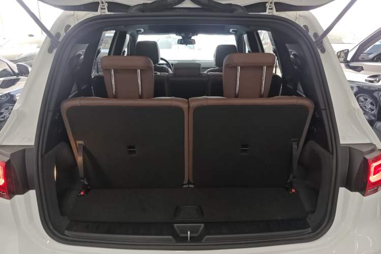 Used Mercedes-Benz GLB 2023 GLB 200 Fashion Model Trunk