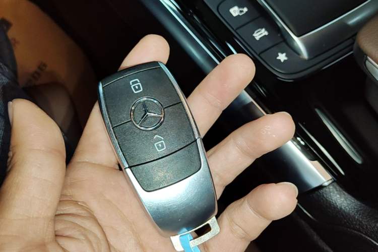 Used Mercedes-Benz GLB 2023 GLB 200 Fashion Model Vehicle Key
