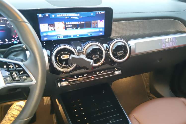 Used Mercedes-Benz GLB 2024 GLB 200 Fashion Model Audio And AC Panel