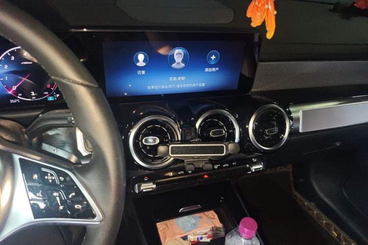 Used Mercedes-Benz GLB 2024-Year Restyled GLB 200 Dynamic Edition Audio And AC Panel