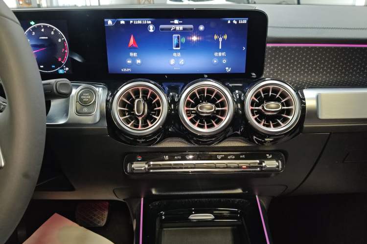 Used Mercedes-Benz GLB 2024 Refresh GLB 220 Dynamic Edition Audio And AC Panel