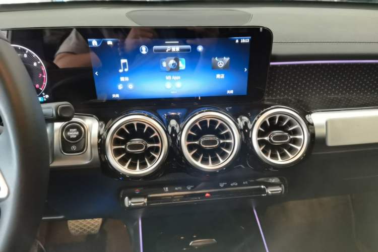 Used Mercedes-Benz GLB 2024 Refresh GLB 220 Fashion Edition Audio And AC Panel