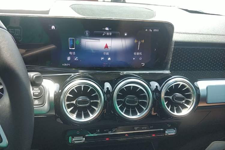 Used Mercedes-Benz GLB 2024 GLB 220 Dynamic Edition Audio And AC Panel