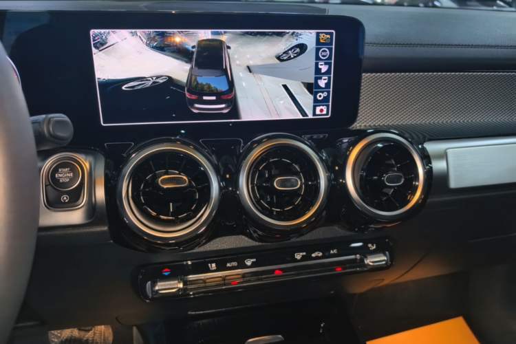 Used Mercedes-Benz GLB 2024 GLB 200 Fashion Model Audio And AC Panel