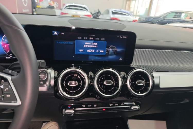 Used Mercedes-Benz GLB 2024 GLB 200 Dynamic Edition Audio And AC Panel