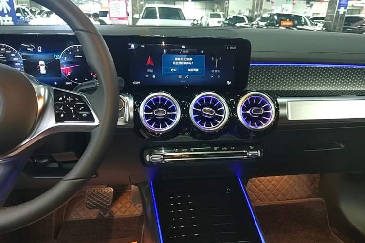 Used Mercedes-Benz GLB 2024 Refresh GLB 220 Fashion Edition Audio And AC Panel