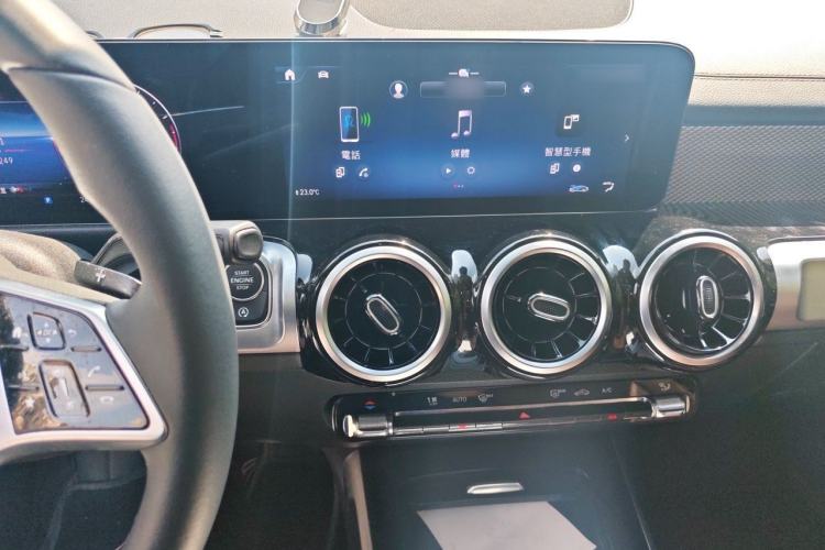 Used Mercedes-Benz GLB 2024 GLB 200 Dynamic Edition Audio And AC Panel
