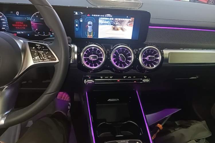 Used Mercedes-Benz GLB 2024-Year Restyled GLB 200 Dynamic Edition Audio And AC Panel