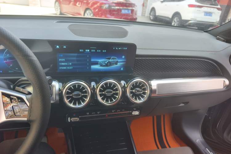 Used Mercedes-Benz GLB 2024 Refresh GLB 220 Dynamic Edition Audio And AC Panel
