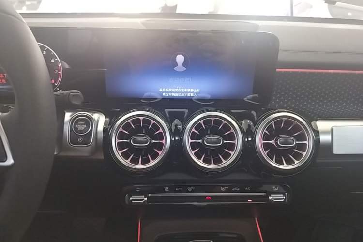 Used Mercedes-Benz GLB 2024 Refresh GLB 220 Dynamic Edition Audio And AC Panel