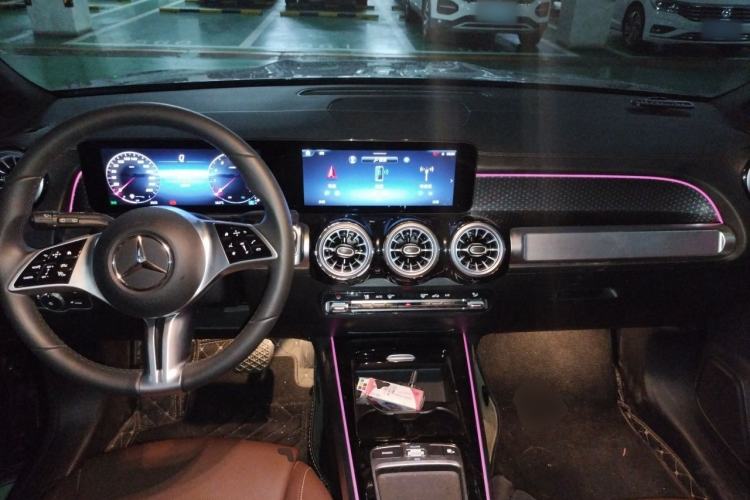 Used Mercedes-Benz GLB 2024 Refresh GLB 220 Dynamic Edition Center Console