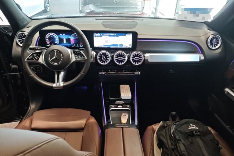 Used Mercedes-Benz GLB 2024-Year Restyled GLB 200 Dynamic Edition Center Console