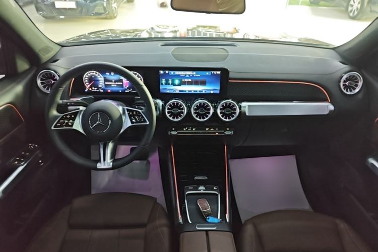 Used Mercedes-Benz GLB 2024 Refresh GLB 220 Dynamic Edition Center Console