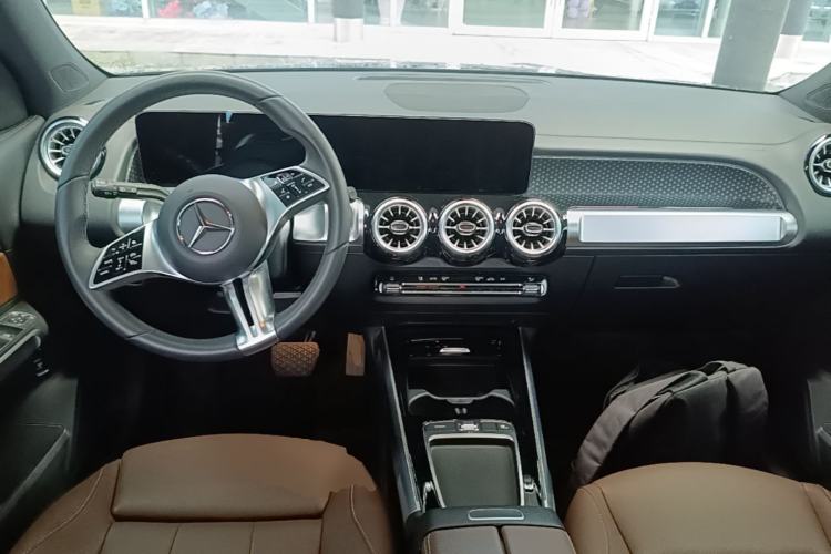 Used Mercedes-Benz GLB 2024 Refresh GLB 220 Dynamic Edition Center Console