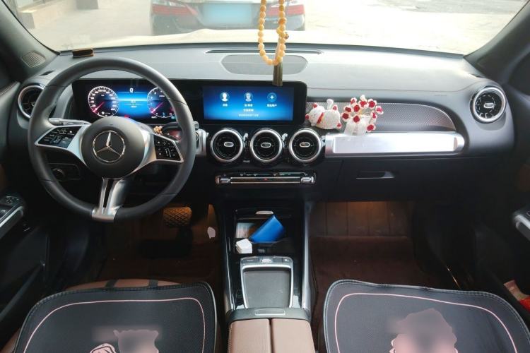 Used Mercedes-Benz GLB 2024 GLB 200 Fashion Model Center Console