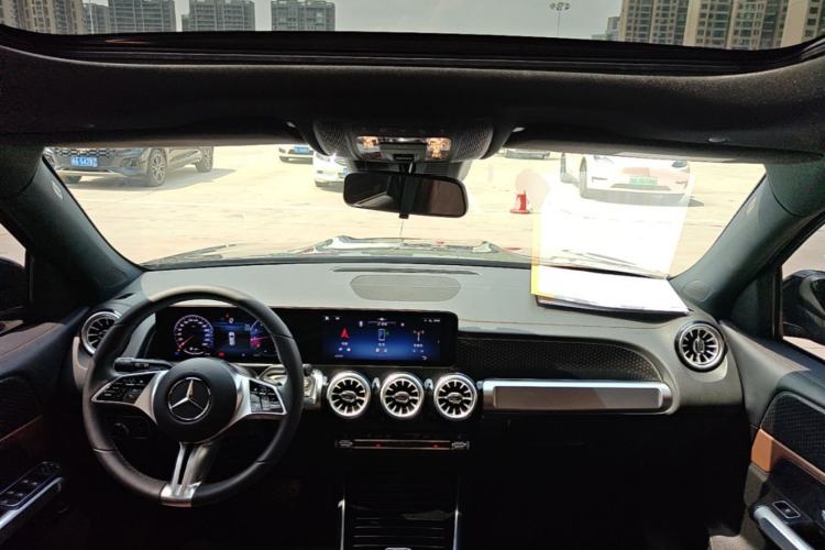 Used Mercedes-Benz GLB 2024 Refresh GLB 220 Dynamic Edition Center Console