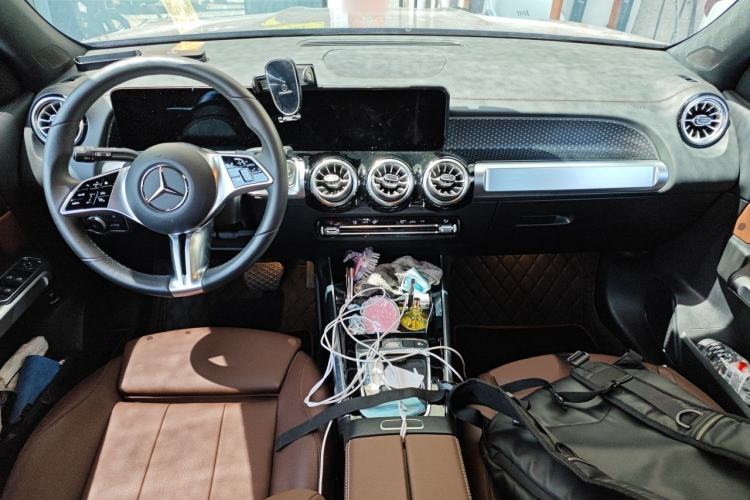 Used Mercedes-Benz GLB 2024-Year Restyled GLB 200 Dynamic Edition Center Console