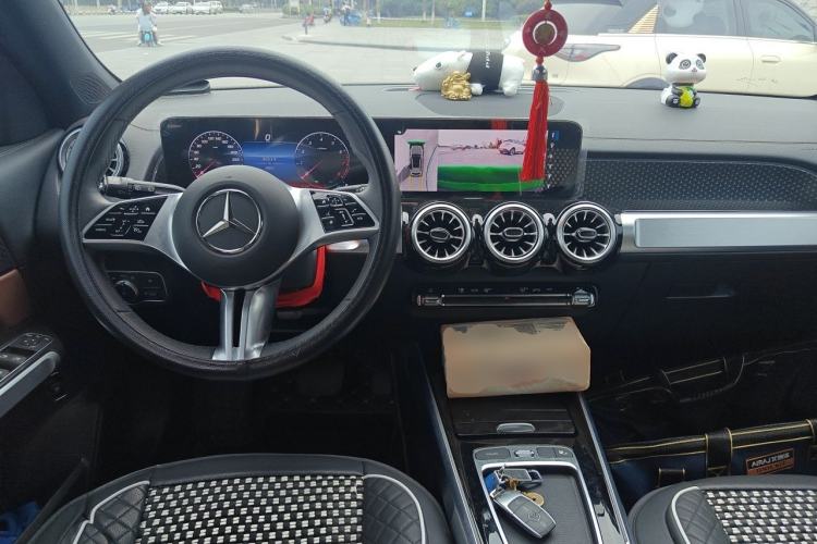 Used Mercedes-Benz GLB 2024 GLB 220 Fashion Model Center Console