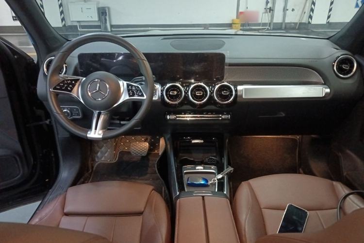 Used Mercedes-Benz GLB 2024 GLB 200 Dynamic Edition Center Console