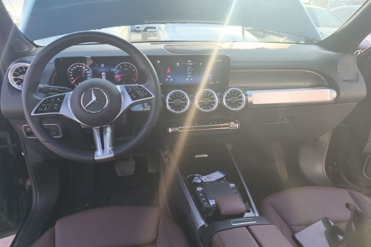 Used Mercedes-Benz GLB 2024 Refresh GLB 220 Dynamic Edition Center Console
