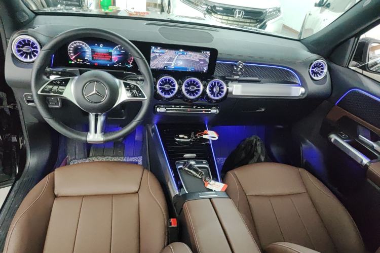 Used Mercedes-Benz GLB 2024 Refresh GLB 220 Dynamic Edition Center Console