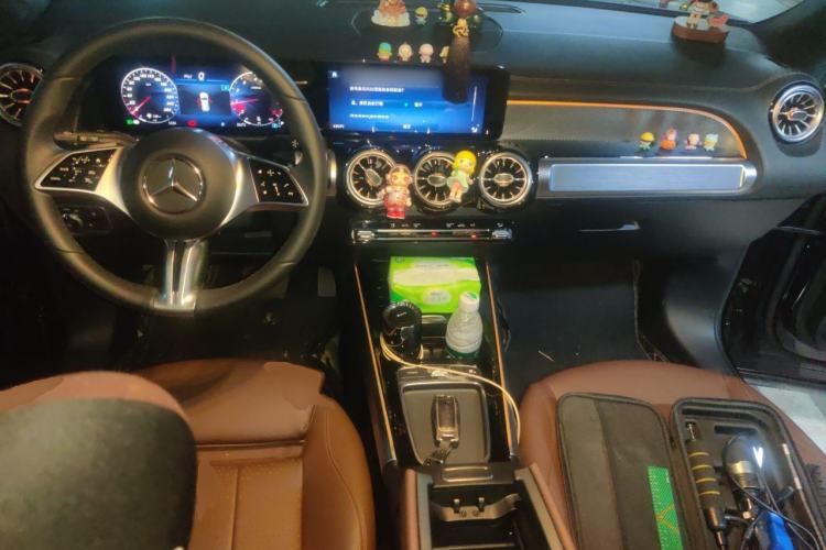 Used Mercedes-Benz GLB 2024-Year Restyled GLB 200 Dynamic Edition Center Console