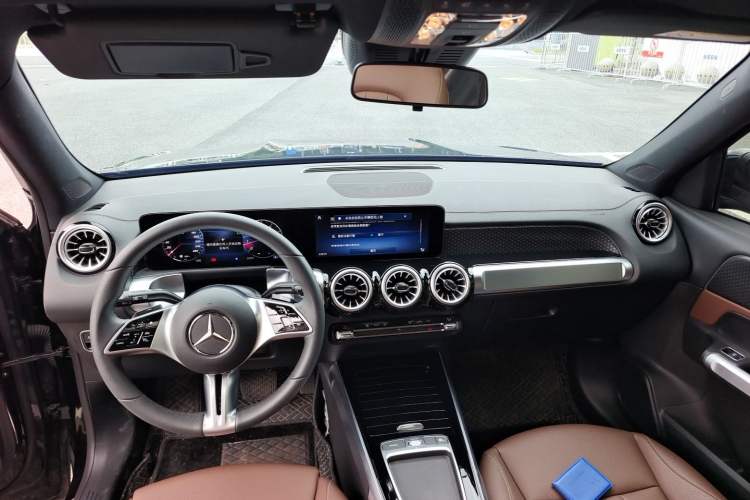 Used Mercedes-Benz GLB 2024 Refresh GLB 220 Dynamic Edition Center Console