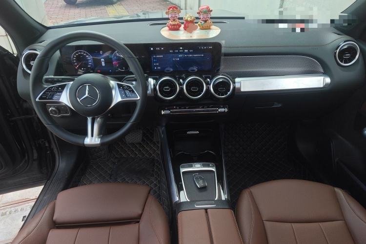 Used Mercedes-Benz GLB 2024 GLB 200 Fashion Model Center Console