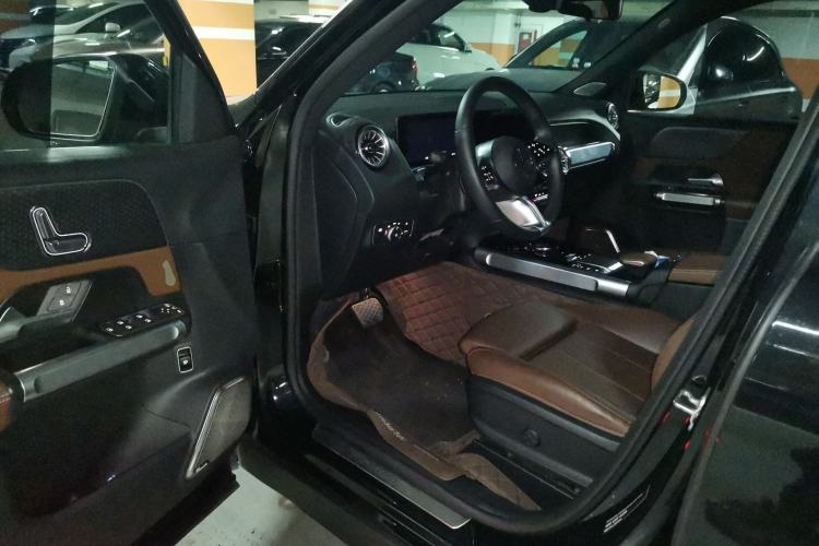 Used Mercedes-Benz GLB 2024 GLB 220 Dynamic Edition Driver Seat