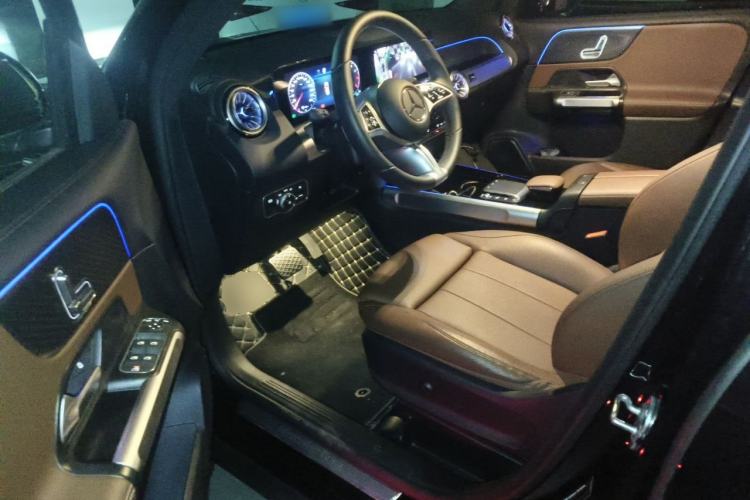 Used Mercedes-Benz GLB 2024 GLB 220 Dynamic Edition Driver Seat