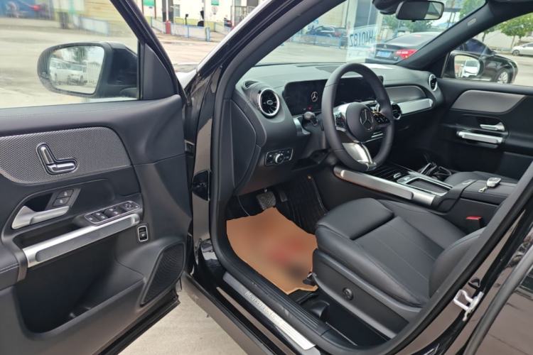 Used Mercedes-Benz GLB 2024-Year Restyled GLB 200 Dynamic Edition Driver Seat