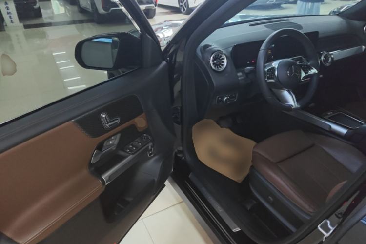 Used Mercedes-Benz GLB 2024 GLB 200 Dynamic Edition Driver Seat