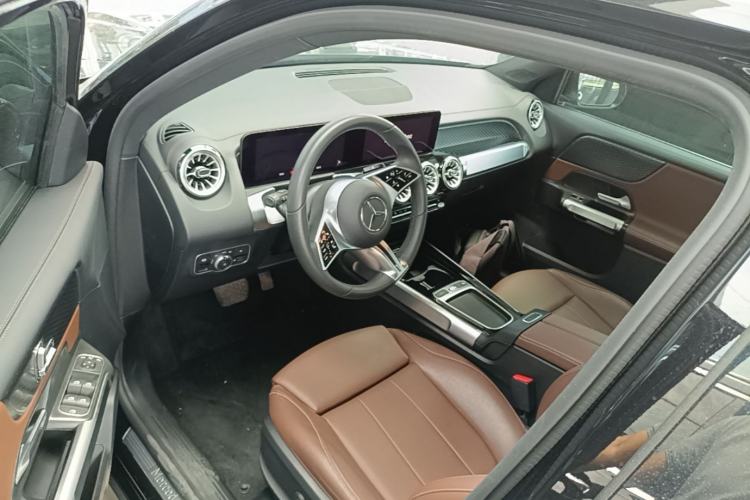 Used Mercedes-Benz GLB 2024 Refresh GLB 220 Dynamic Edition Driver Seat