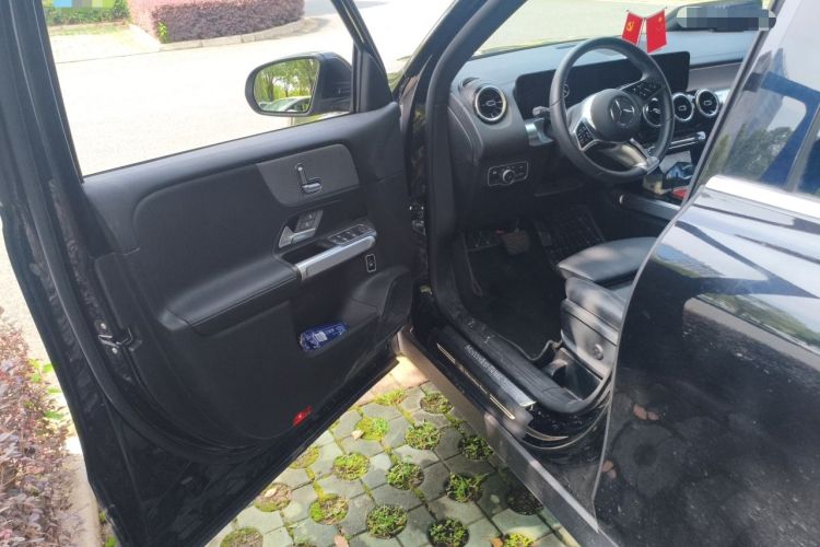 Used Mercedes-Benz GLB 2024-Year Restyled GLB 200 Dynamic Edition Driver Seat