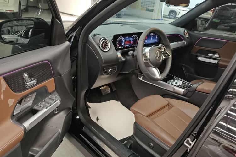 Used Mercedes-Benz GLB 2024 Refresh GLB 220 Dynamic Edition Driver Seat