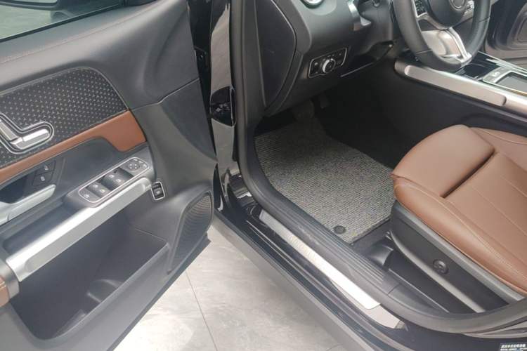 Used Mercedes-Benz GLB 2024 Refresh GLB 220 Dynamic Edition Driver Seat
