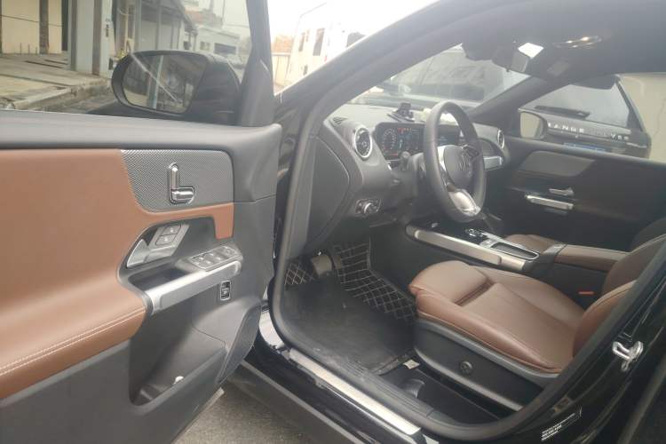 Used Mercedes-Benz GLB 2024-Year Restyled GLB 200 Dynamic Edition Driver Seat