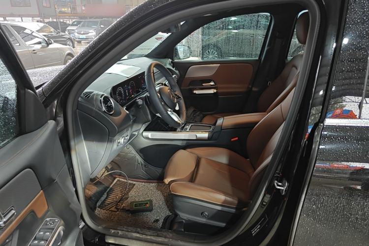 Used Mercedes-Benz GLB 2024 GLB 200 Dynamic Edition Driver Seat