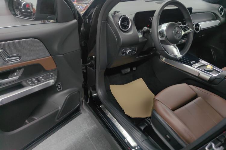 Used Mercedes-Benz GLB 2024 GLB 200 Dynamic Edition Driver Seat