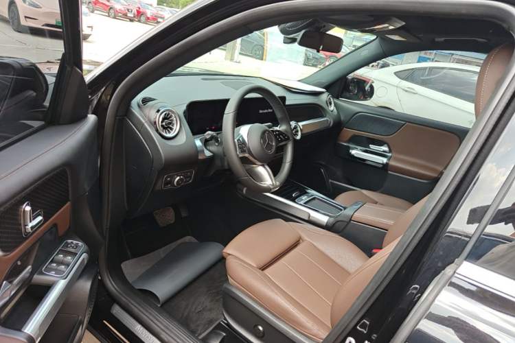 Used Mercedes-Benz GLB 2024 Refresh GLB 220 Dynamic Edition Driver Seat