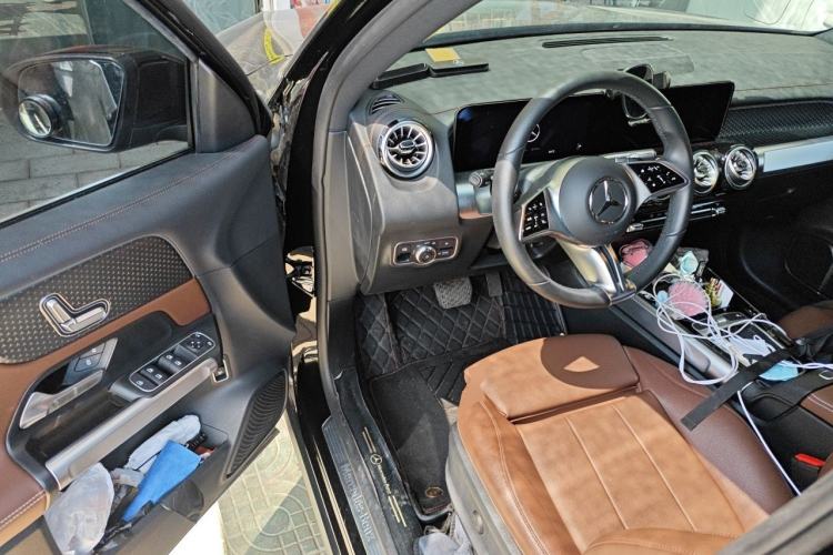 Used Mercedes-Benz GLB 2024-Year Restyled GLB 200 Dynamic Edition Driver Seat