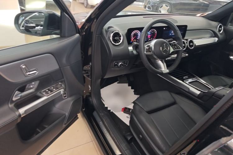 Used Mercedes-Benz GLB 2024 GLB 200 Dynamic Edition Driver Seat