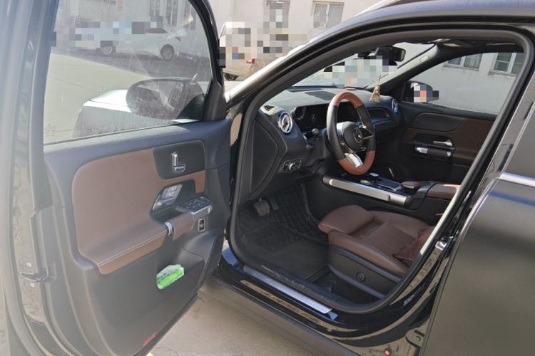 Used Mercedes-Benz GLB 2024 GLB 220 Dynamic Edition Driver Seat