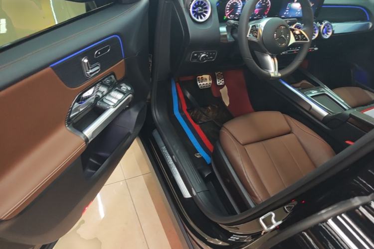 Used Mercedes-Benz GLB 2024-Year Restyled GLB 220 4MATIC Driver Seat