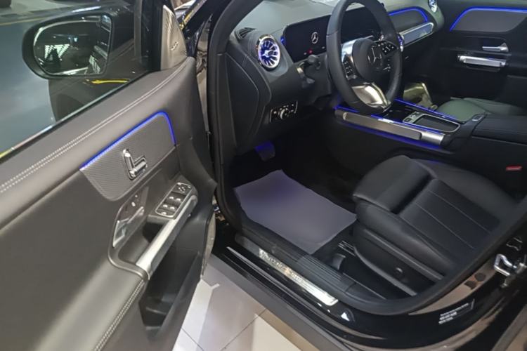 Used Mercedes-Benz GLB 2024-Year Restyled GLB 200 Dynamic Edition Driver Seat